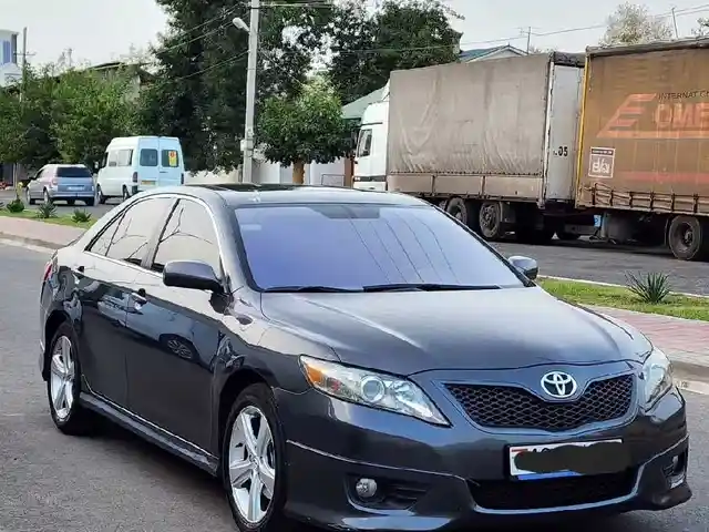 Лобовое стекло фиолетовый от Toyota Camry 2 2011, Душанбе