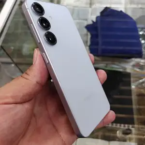 Samsung Galaxy S25 12/256 GB Vietnam, Душанбе