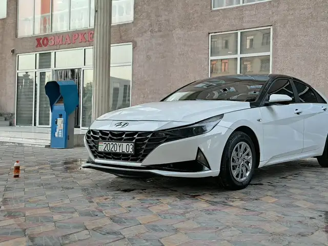 Hyundai Elantra