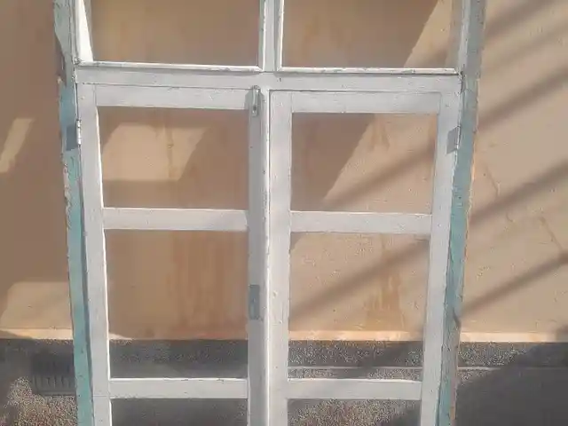 Окно, Худжанд
