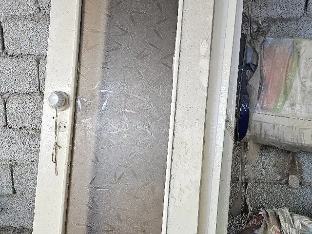 Дверь, Турсунзода