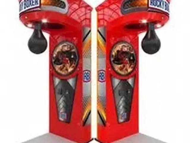 Аттракцион Rocky boxer, Душанбе
