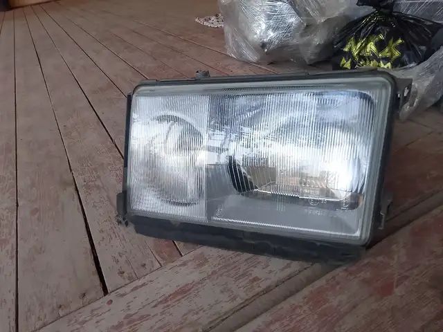 Фара передняя левая от Mercedes W124 1992, Худжанд