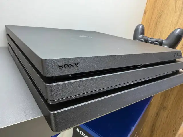 Игровая приставка Sony PlayStation 4 Pro, Душанбе