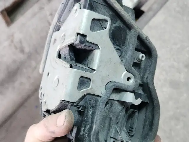 Замок от BMW, Худжанд