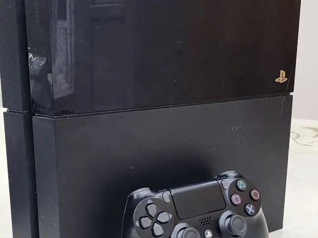 Игровая приставка Sony Playstation 4 FAT, Худжанд
