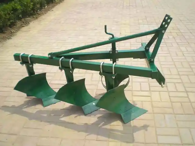 Плуг 3 корпуса, Душанбе