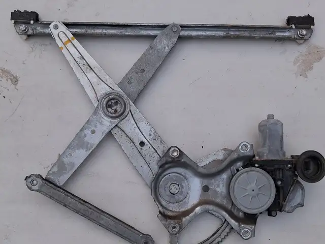 Стеклоподъёмник Лексус РХ 400 . 2015, Душанбе
