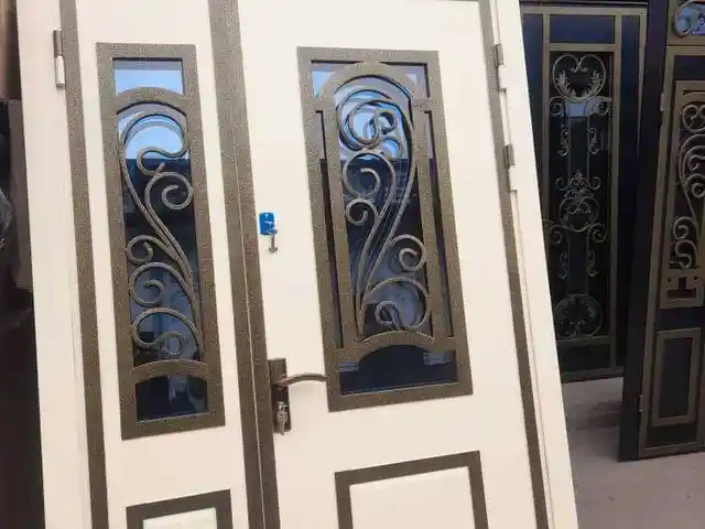 Дверь, Душанбе