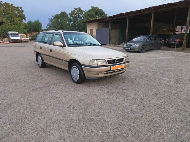 Opel Astra F