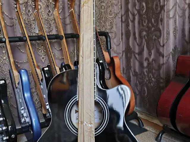 Акустическая гитара, Душанбе