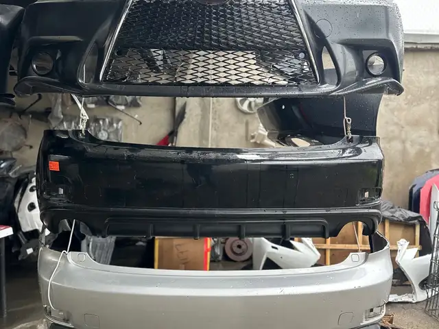 Задний бампер на Lexus is 250, Душанбе