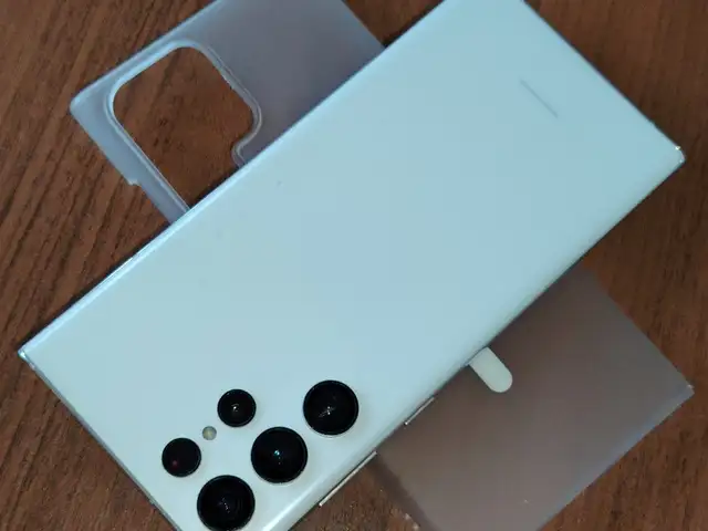 Samsung Galaxy S22 Ultra 12/256Gb, Худжанд