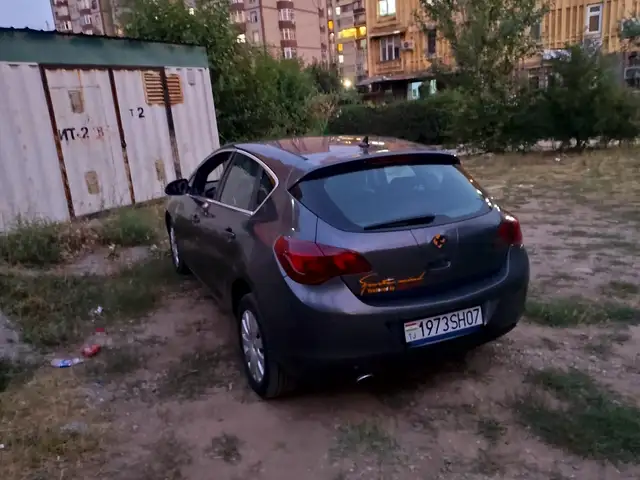 Opel Astra J