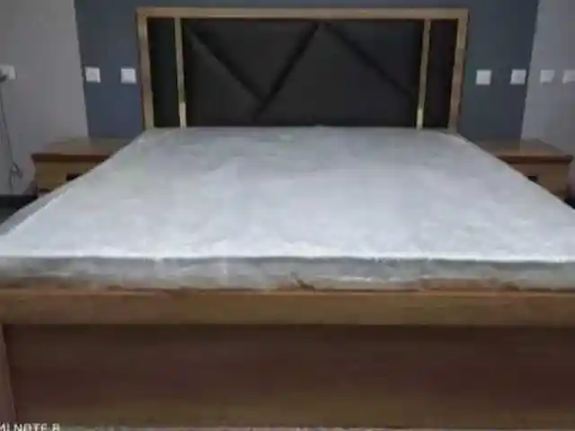 Двуспальная кровать, Душанбе