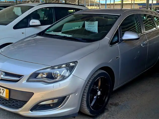 Opel Astra J