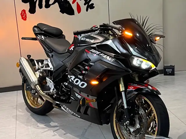 Мотоцикл Ducati 400 cc, Душанбе