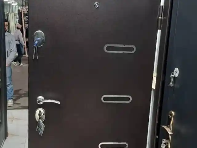 Дверь, Душанбе
