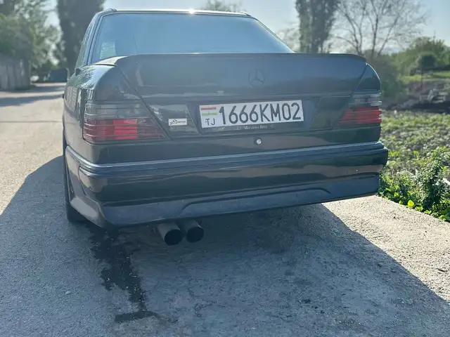 Mercedes-Benz W124