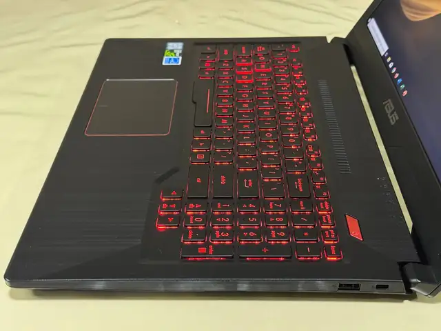 Ноутбук Asus, Хуҷанд