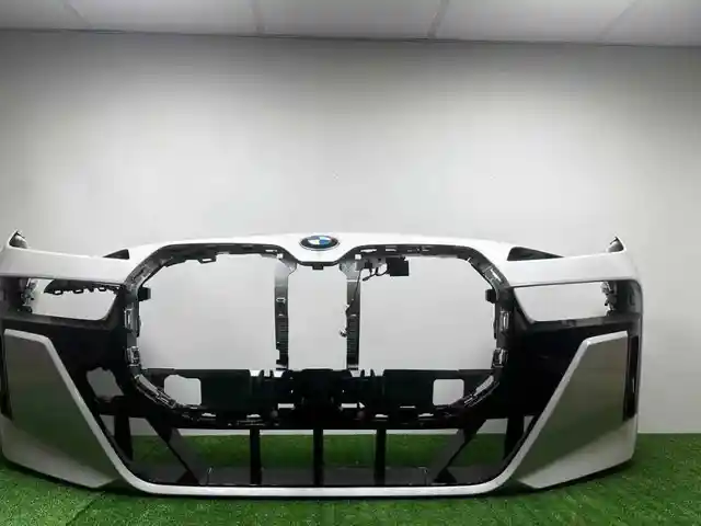 Бампер передний на bmw 7 G70, Худжанд