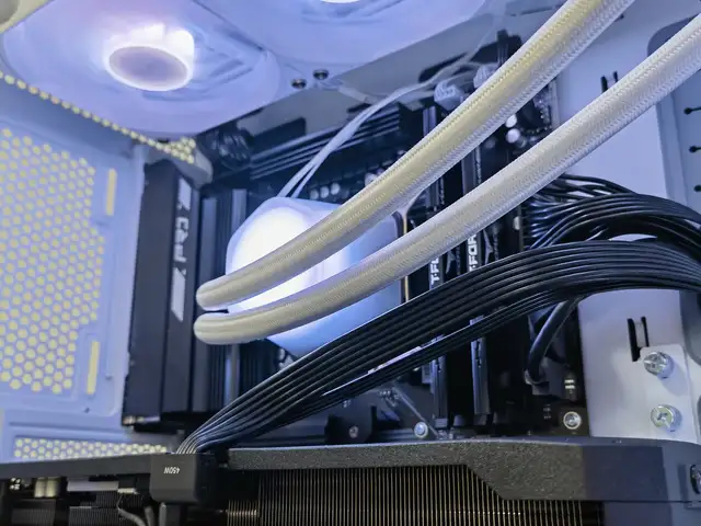 Персональный компьютер Ryzen 9850x3d и RTX 5080, Душанбе - 4