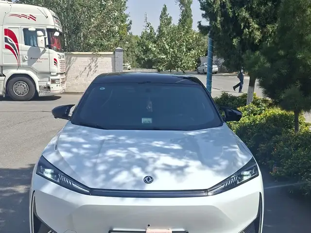 Dongfeng L7