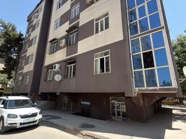 2-комн. квартира, Цокольный этаж, 55 м², 4мкр, Турсунзаде