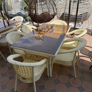 Стол и стулья, Душанбе