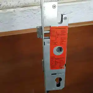 Многозапорный дверной замок, Худжанд
