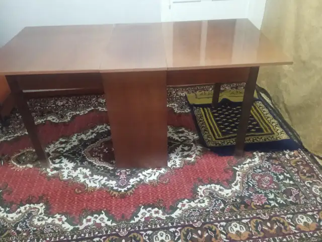 Стол, Худжанд