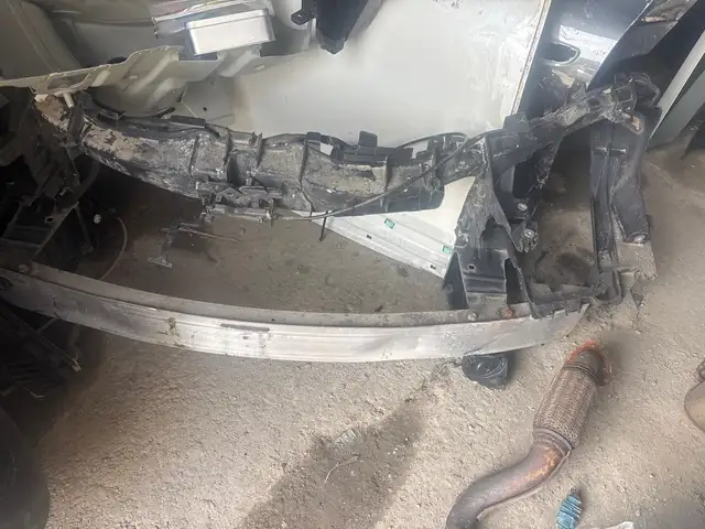 Панель от Mercedes-Benz, Худжанд