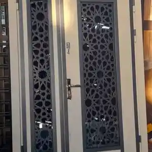Стеклянная дверь, Душанбе