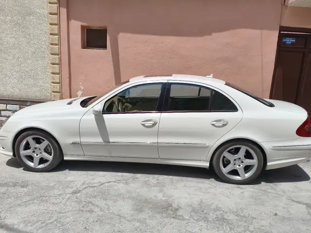 Mercedes-Benz E class