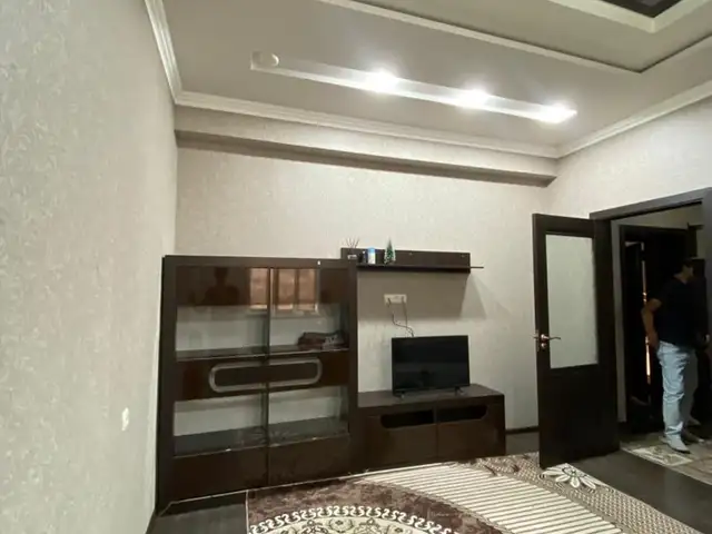 2-комн. квартира, 2 этаж, 70м², 19 мкр, Хуҷанд