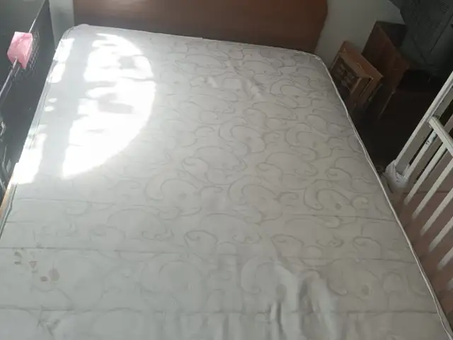 Двуспальная кровать, Хуҷанд