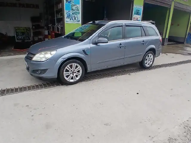 Opel Astra H