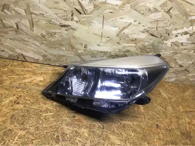Передняя фара от Toyota Vitz NSP130, 2010-2014 года, левая сторона, Душанбе