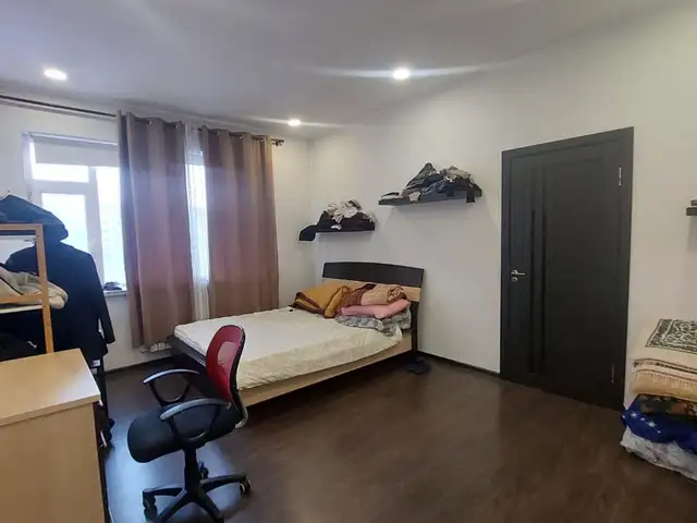 Комната в 2-комн. квартире, 9 этаж, 80м², и.Сомони, Душанбе