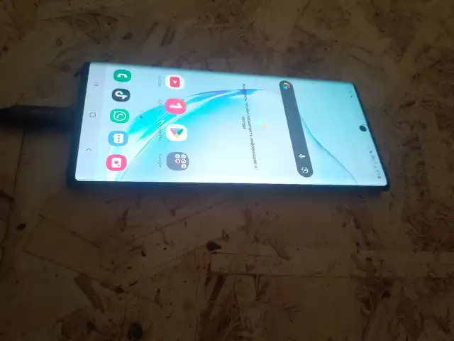 Samsung Galaxy Not 10+, Хуҷанд