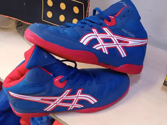 Борцовки Asics, Хуҷанд