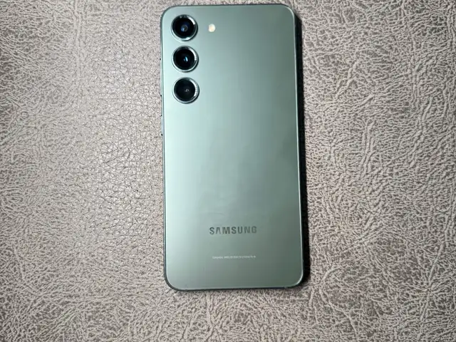 Samsung Galaxy S23, Бустон (Чкаловск)