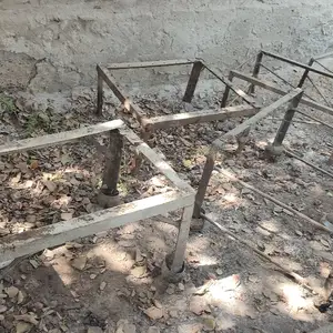 Подставка барои ящикхои асалзамбур, Бохтар (Курғон-Теппа)