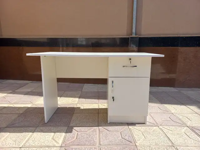 Стол с замком, Худжанд