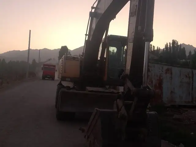 Экскаватор, Файзабад