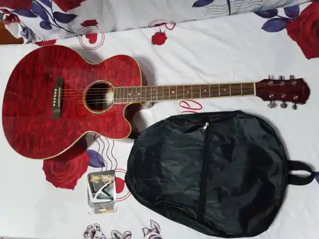 Акустическая гитара, Душанбе