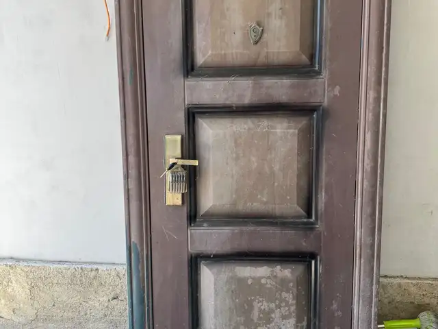 Входная дверь, Худжанд