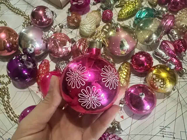 Елка с игрушками украшениями, Бустон (Чкаловск)