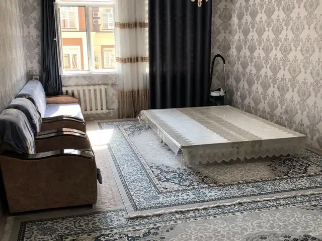 Комната в 3-комн. квартире, 14 этаж, 117м², И.Сомони, Душанбе
