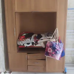 Шкаф, Исфара